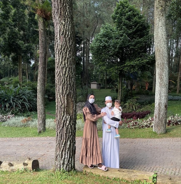 Kartika Putri Jago Bikin Jus Detoks hingga Makan di Resto Salt Bae