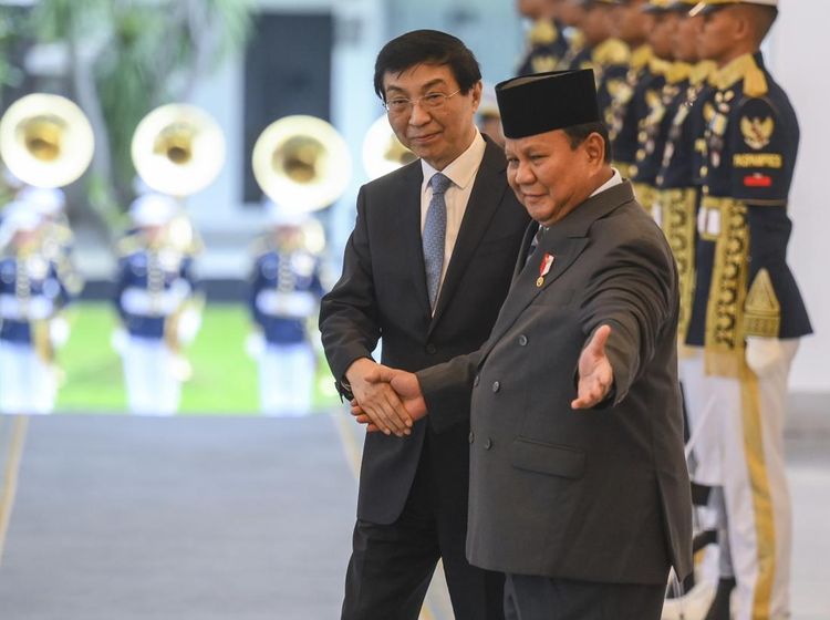 Momen Prabowo Terima Kunjungan Ketua MPR China Wang Huning di Istana Merdeka