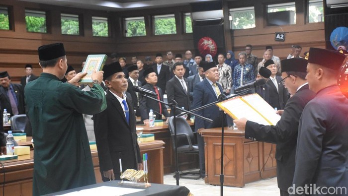 Aceng Resmi Dilantik Jadi Anggota DPRD Kota Tasikmalaya