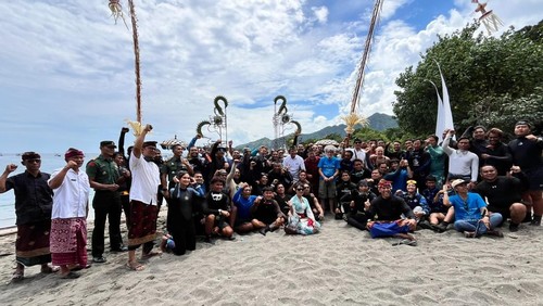 Pembukaan Pemuteran Bay Festival 2025 di Pantai Pemuteran, Buleleng, Kamis (4/12/2025). (Dok. Pemkab Buleleng)