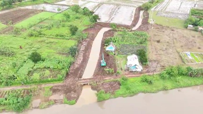Sungai Ciputat Dikeruk, Asa Baru untuk Tegalluar Bebas Banjir