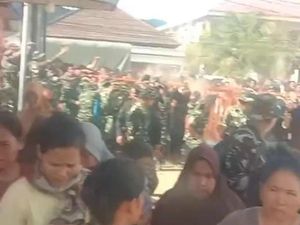 Ratusan Warga Korban Bencana di Tapteng Geruduk Gudang Bulog