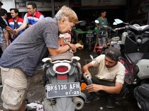 Korban Banjir Sumatera Bisa Ganti Oli Motor Gratis di Bengkel-bengkel Ini
