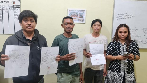 Polisi menggagalkan debt collector yang mau merebut mobil warga di Johar Baru, Jakpus. Polisi mendatangi lokasi usai warga lapor melalui call center 110. (dok Istimewa)