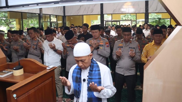 Polres Magetan Gelar Salat Gaib & Donasi untuk Korban di Sumatra