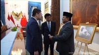 Prabowo Tunjukkan Foto Bayi Panda 'Satrio' Lahir di RI ke Ketua MPR China