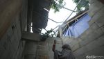 Puting Beliung Terjang Bekasi, Warga Tamansari Gotong Royong Perbaiki Rumah