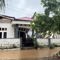 Kisah Viral Wanita Bangun Rumah dari Nol, Sekejap Ludes Terbawa Banjir Padang