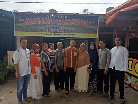 Pemilik rumah ini menbagikan video rumah rumahnya yang ia bangun penuh dengan perjuangan di Padang, Sumatera Barat. Unggahan tersebut langsung viral di media sosial.