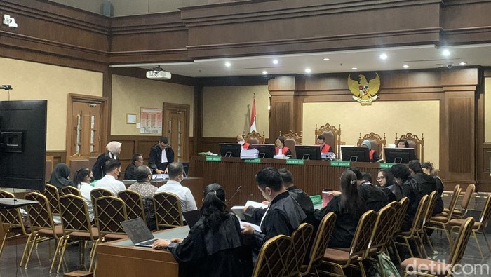 5 Terdakwa Kasus Korupsi Rugikan Negara Rp 299 M Dituntut 16 Tahun Penjara