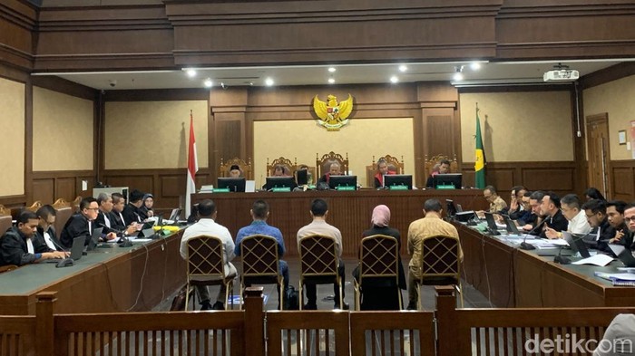 Saksi Ngaku Spontan Beri Tas Golf ke Terdakwa Korupsi Minyak Mentah Rp 285 T