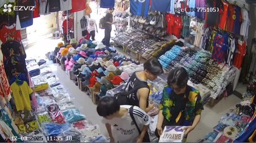 Tangkapan layar video aksi pencurian 3 WNA di salah satu toko di Ubud, Bali.