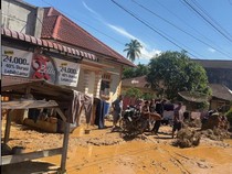 Pilu Warga Tapanuli Tengah Pasca Banjir: Sawah Terendam-Antre Beras dan BBM