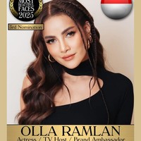 Olla Ramlan dikenal akan kecantikannya. Berkat pesonanya yang awet muda, tahun ini ktris dan presenter berusia 45 tahun tersebut masuk dalam TC Candler. Foto: Instagram @tccandler