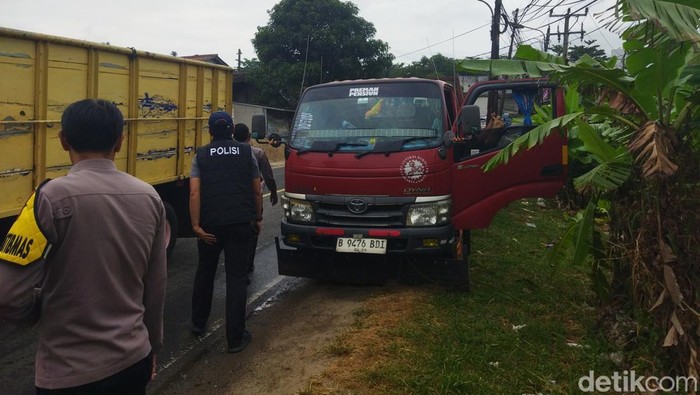 Sopir Truk di Pandeglang Ditemukan Tewas dalam Kendaraan, Diduga Sakit
