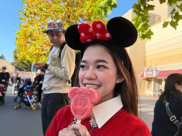 Ummi Quary Liburan ke Jepang, Kulineran di Ginza hingga Disneyland