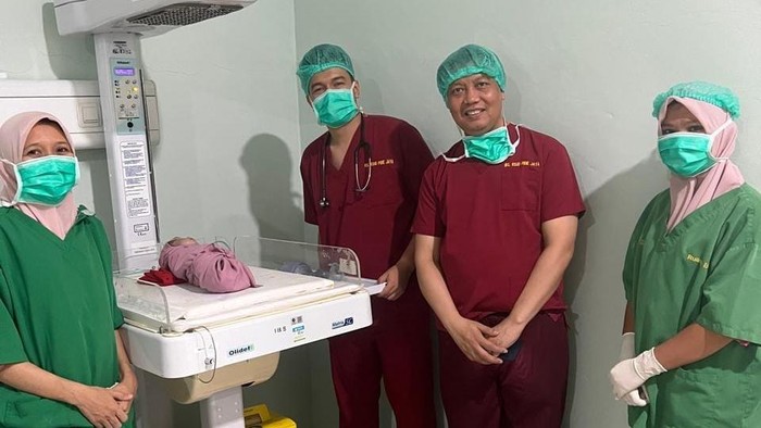 Tim Medis Unhas Operasi Caesar 3 Ibu Hamil Korban Banjir di Pidie Jaya