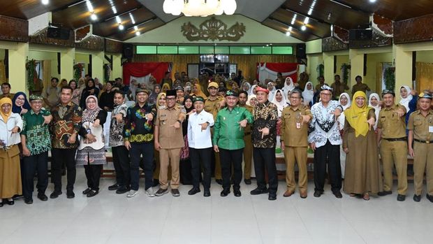 Wamendikdasmen Fajar Riza dalam dialog pendidikan di Kaltara