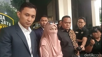 Wardatina Mawa 4,5 Jam Diperiksa soal Dugaan Perzinaan Inara Rusli-Insanul Fahmi