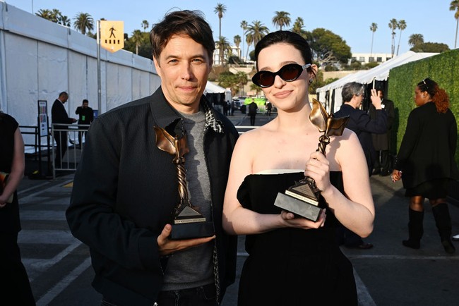 Film Anora yang diperankan Mikey Madison berjaya dalam Oscar juga ajang penghargaan film lainnya dan memenangkan piala untuk Film Terbaik dan Sutradara Terbaik. Foto: The Academy via Getty Images/John Shearer/97th Oscars