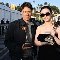 Film Anora yang diperankan Mikey Madison berjaya dalam Oscar juga ajang penghargaan film lainnya dan memenangkan piala untuk Film Terbaik dan Sutradara Terbaik. Foto: The Academy via Getty Images/John Shearer/97th Oscars