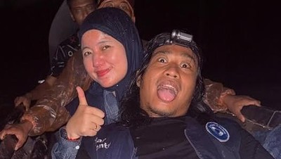 Ketika Praz Teguh Mampir ke Rumah Ortu yang Terdampak Banjir di Sumbar