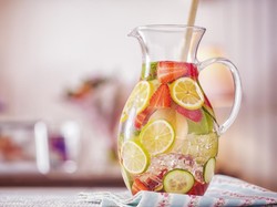 6 Detox Water untuk Diet: Turunkan Berat Badan dan Tingkatkan Metabolisme
