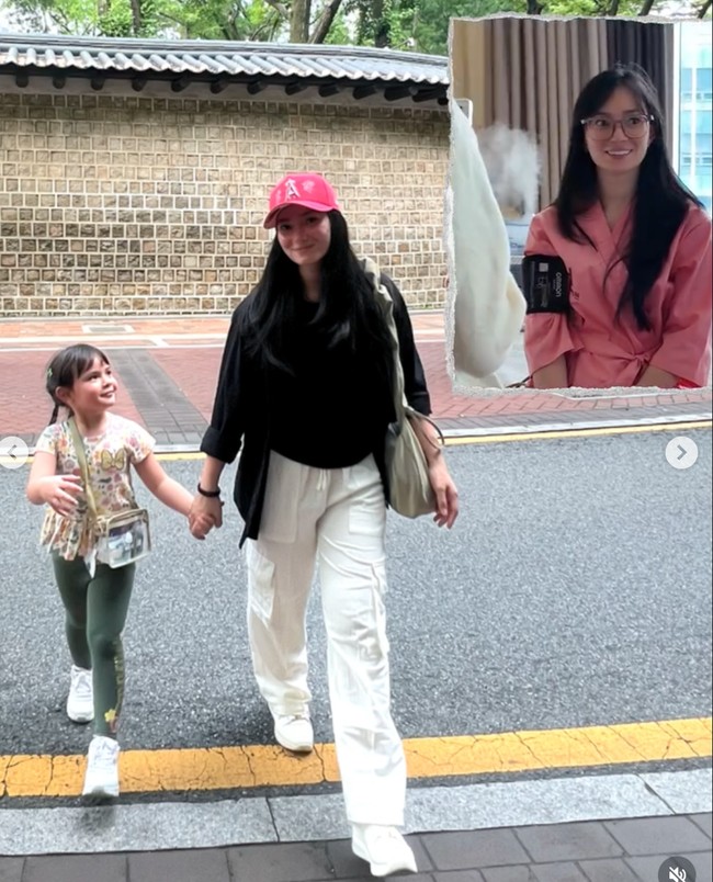 Asmirandah memilih menjalani operasi sedot lemak tersebut di Korea. Ia juga mengaku sudah mendapatkan restu dari sang suami untuk menjalani prosedur tersebut. Foto: Instagram/@asmirandah89