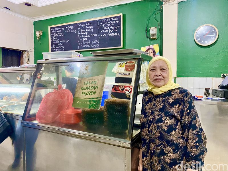 Ayam Goreng Bu Haji Jatinegara Ayam Goreng Bu Haji Jatinegara