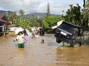 Warga Bantu Warga saat Banjir Sumatra, Netizen: Miris, Bangga, Haru Jadi Satu