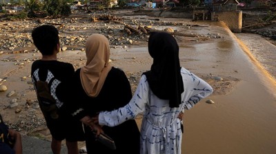 Bingkai Sepekan: Banjir Aceh-Sumatera, Sebagian Wilayah Masih Terisolasi