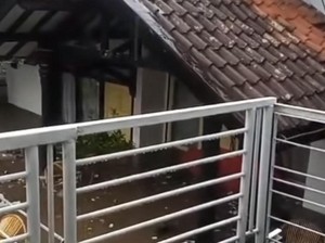 Banjir Rendam 11 Rumah di Cikole Kota Sukabumi