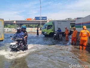 Video Puncak Banjir Rob Diprediksi Hari Ini, Pramono: Sekarang Sudah Turun
