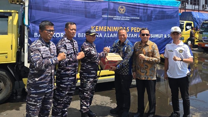 30 Ton Bantuan Korban Bencana Sumatera dari KemenImipas Dikirim Via Kapal TNI AL
