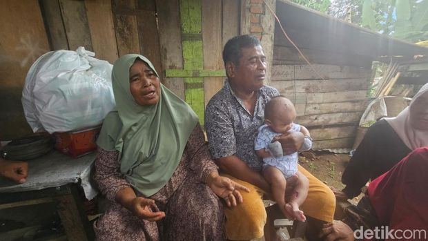 Bayi yang Selamat dari Banjir di Kabupaten Agam, Sumbar