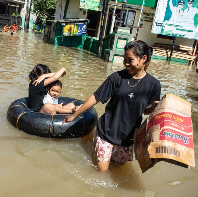 Dayeuhkolot Bandung Terendam Banjir hingga 150 Cm