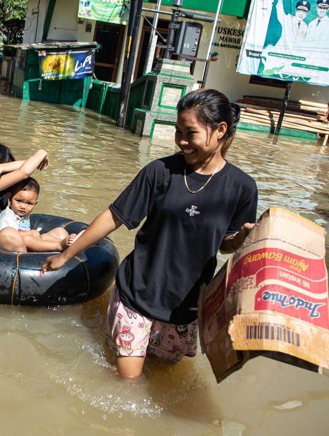 Dayeuhkolot Bandung Terendam Banjir hingga 150 Cm