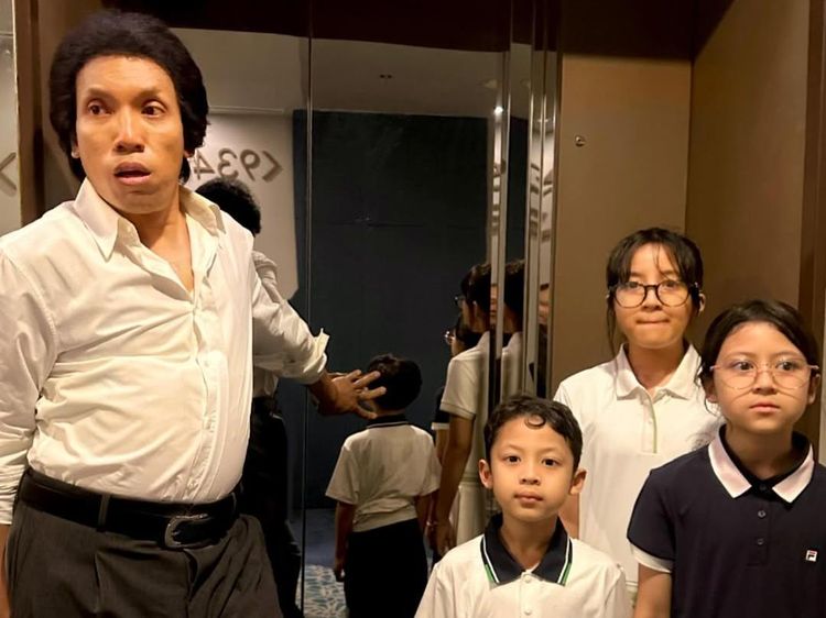 Desta Reka Ulang Foto Masa Kecil Bareng Dono, Para Artis Heboh Banget