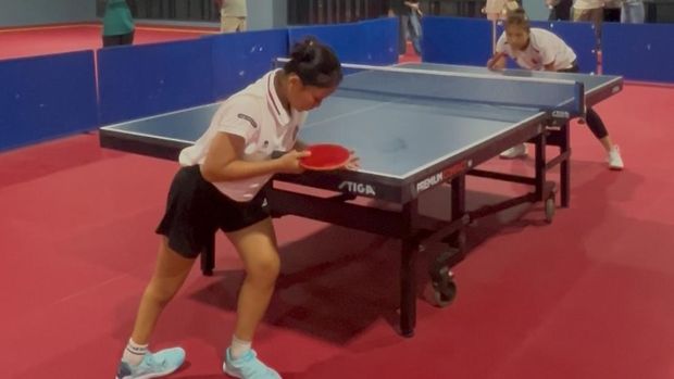 Dua atlet tenis meja Earline Eka Fredella dan Elis Putri Ramadhani akan berlaga di Asian Youth Para Games