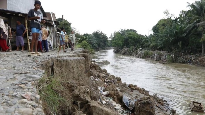 Erosi Sungai Denai Pasca Banjir, Walkot Rico Minta BWS Segera Tangani
