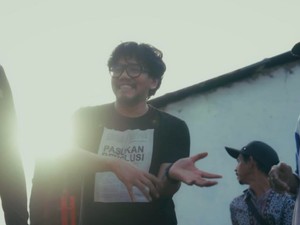 Warganet Salut, Ferry Irwandi Tuntaskan Donasi Bencana Sumatera Rp 10,3 M