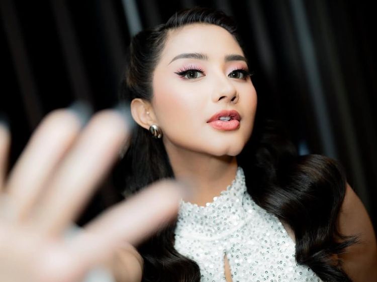 Ghea Youbi Diserang gegara Gak Mau Salaman dengan Fajar Sadboy