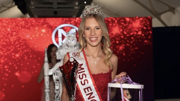 Wanita Ini Jadi Miss England Pertama yang Mengaku Lesbian, Picu Perdebatan