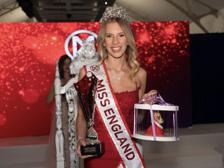 Wanita Ini Jadi Miss England Pertama yang Mengaku Lesbian, Picu Perdebatan