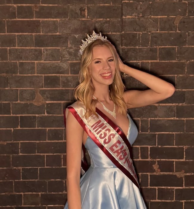 “Itu bagian besar dari masa lalu saya, dan pada momen itu saya ingin berbagi bagaimana proses tersebut membentuk perkembangan diri saya. Cerita-cerita seperti inilah yang membuat kita unik, jadi saya tidak melihat alasan untuk menyembunyikannya,” lanjut Grace.  Foto: dok. Instagram @grace.richo