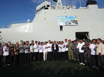 Kementan Kirim 207 Truk Bantuan Bencana Banjir Sumatera Pakai Kapal Perang