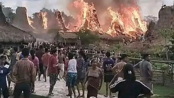 Kebakaran Kampung Adat Waru Wora Tak Berefek ke Wisata, Bupati Janji Perbaiki