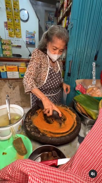 Keliling Pasar Jatinegara, Kuliner Legendaris Ini Wajib Dicoba!