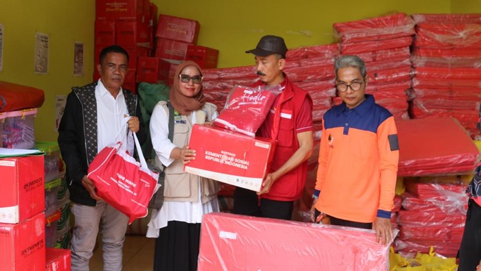 Gandeng Berbagai Pihak, Kemensos Kebut Distribusi Bantuan di Sumbar