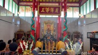 Ibadah juga sebagai ritual pemindahan Rupang Tuan dari Ruko Jalan Mawar ke Klenteng Poo An Kiong Jalan Merdeka Barat.